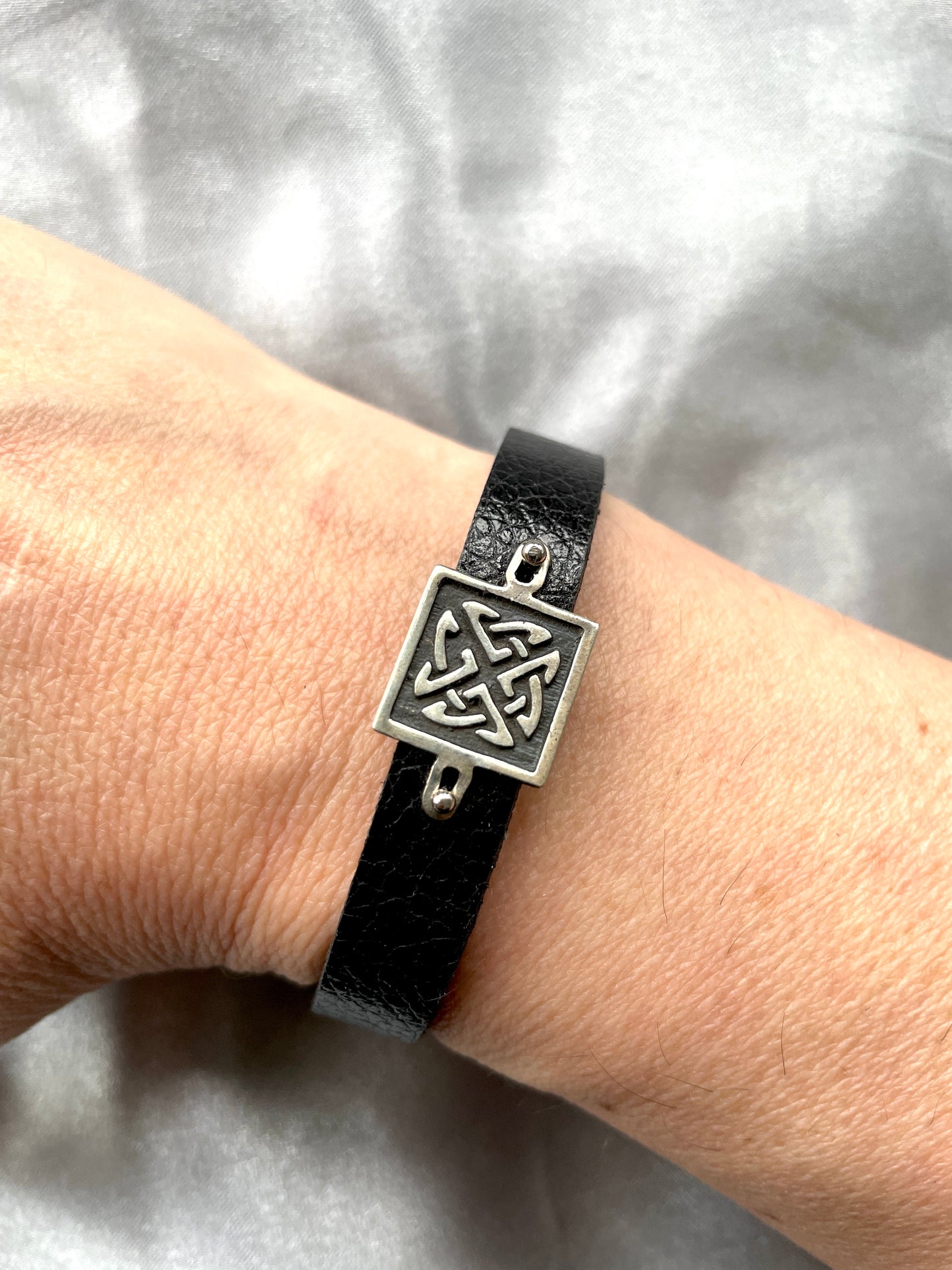 Celtic Knot 925 Sterling Silver & Leather Bracelet
