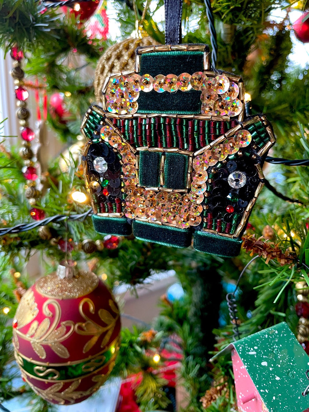 London Taxi Versatile Tree Ornament or Holiday Brooch