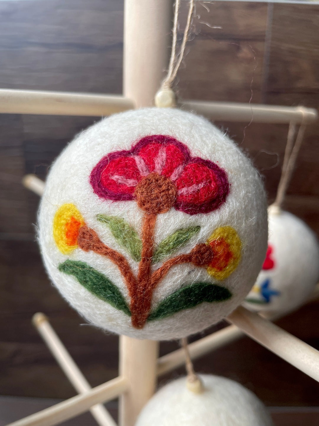 Arts & Crafts Floral Creme Felt Baubles
