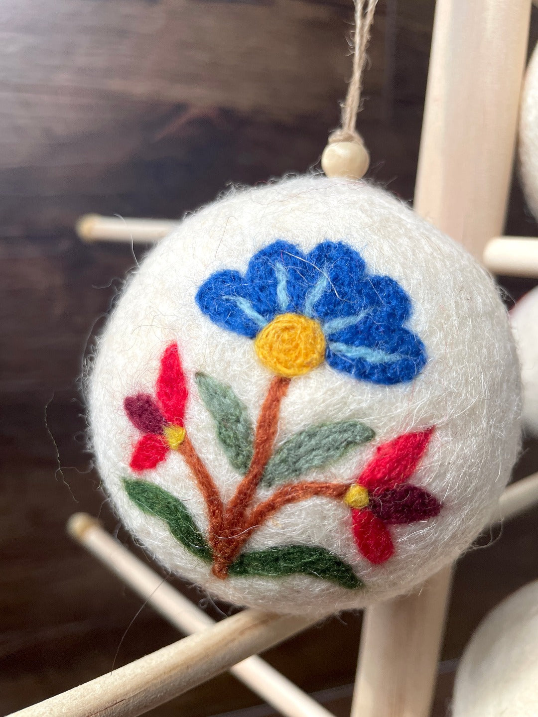 Arts & Crafts Floral Creme Felt Baubles