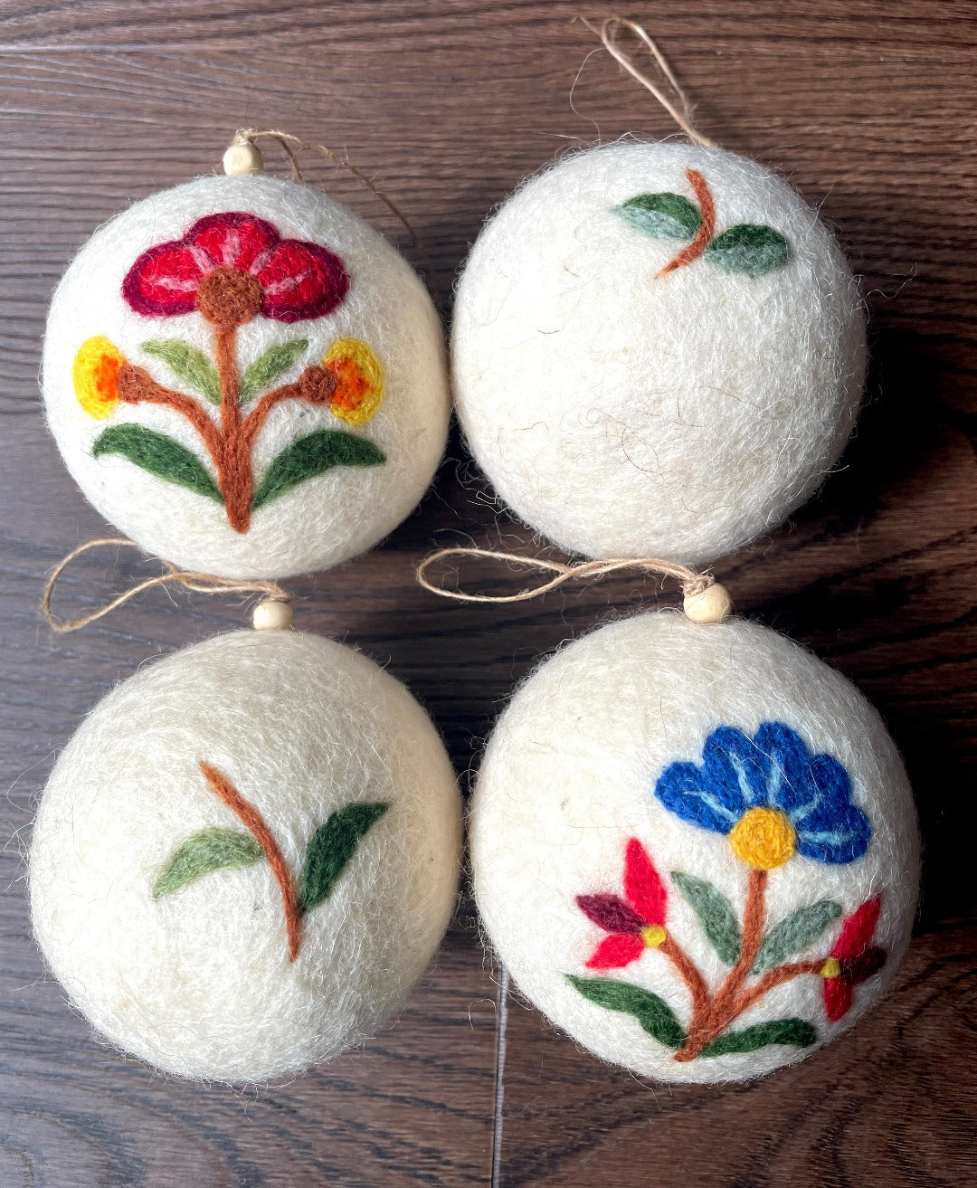 Arts & Crafts Floral Creme Felt Baubles