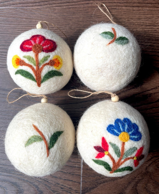 Arts & Crafts Floral Creme Felt Baubles