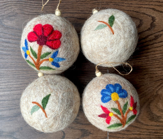 Arts & Crafts Floral Oatmeal Felt Baubles
