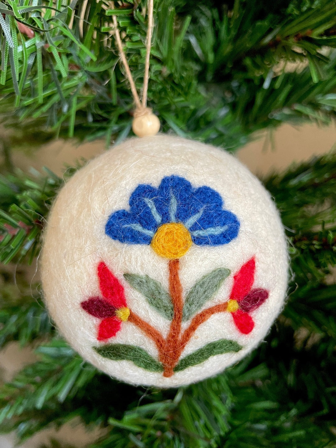 Arts & Crafts Floral Creme Felt Baubles
