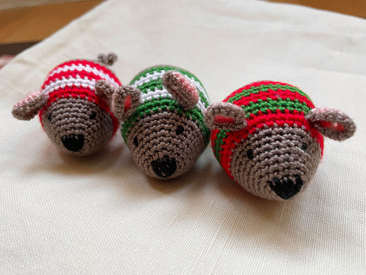 Crochet Catnip Mouse in Christmas Jumper, Cat Toy - 4 colours!