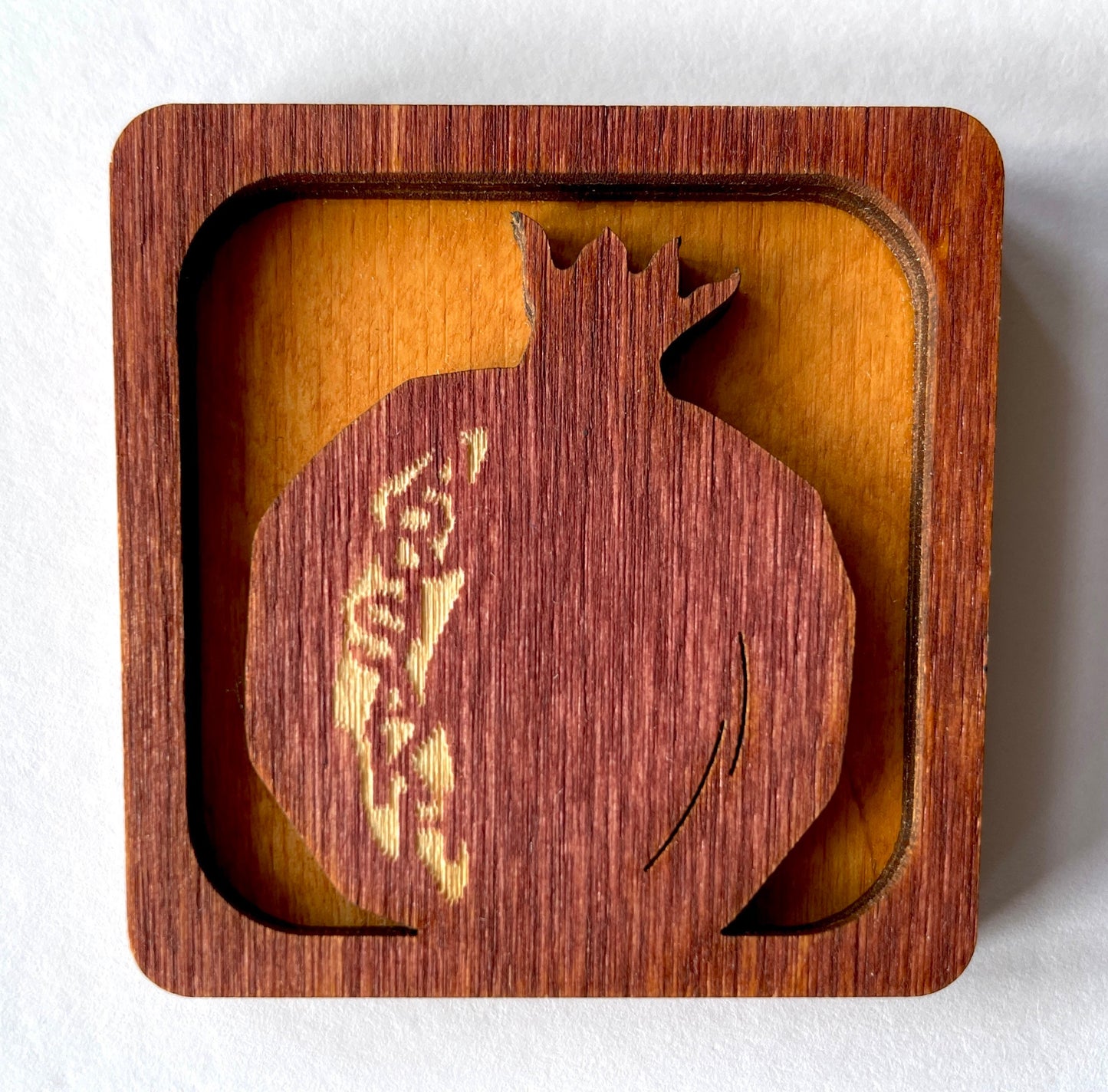 Magnet Armenian Pomegranate Motif Wood Square 5cm x 5cm - Armenia or Artsakh