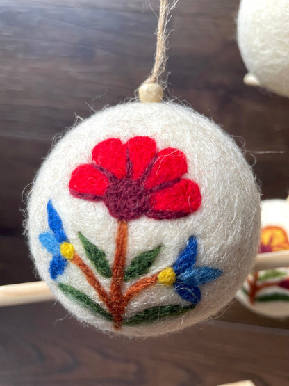 Arts & Crafts Floral Creme Felt Baubles