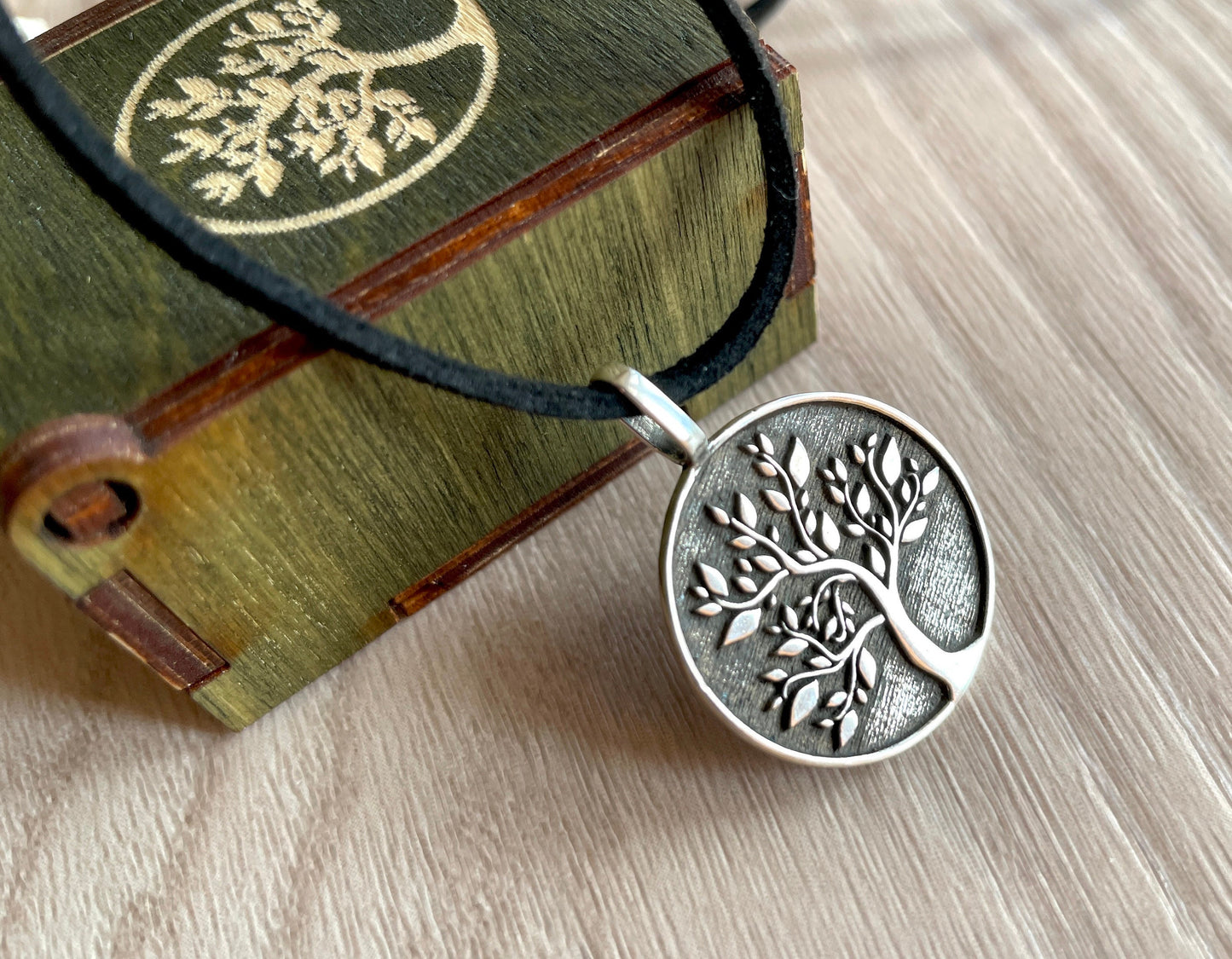Tree of Life, 925 Sterling Silver Pendant Necklace with Keepsake Box