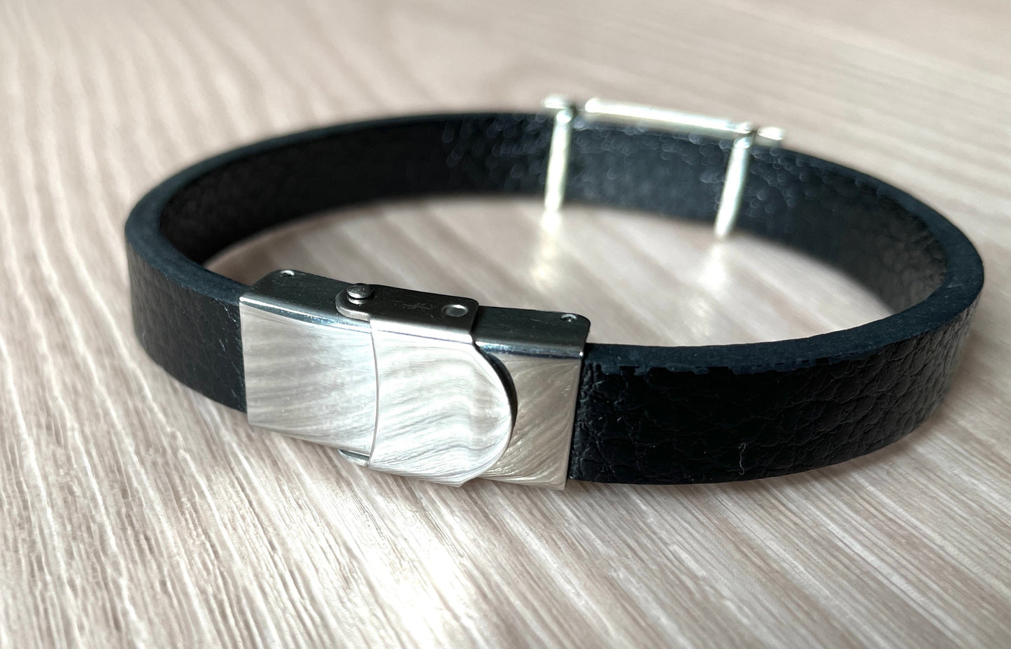 Ornamental Bird 925 Sterling Silver and Leather Bracelet
