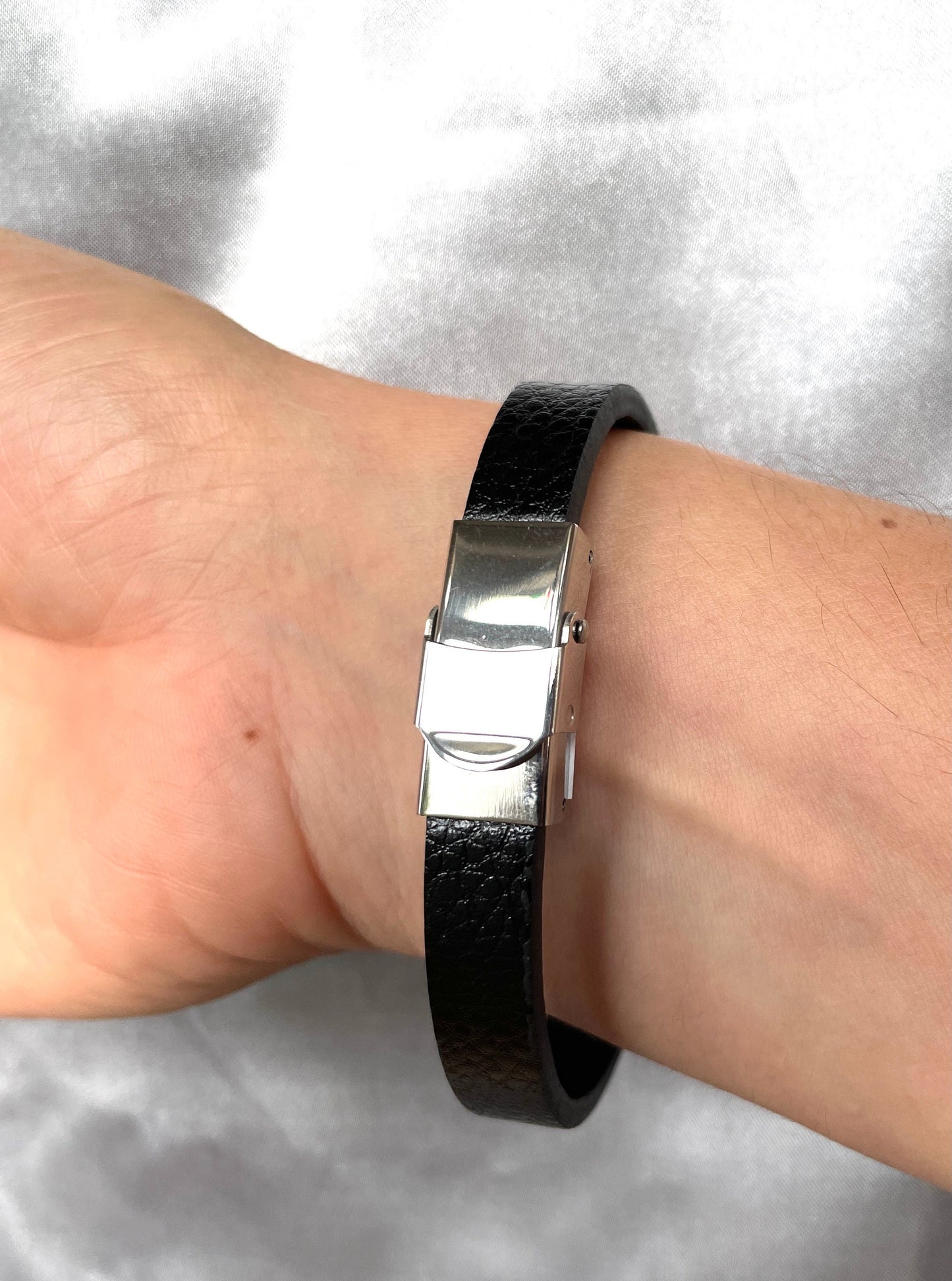 Ornamental Bird 925 Sterling Silver and Leather Bracelet